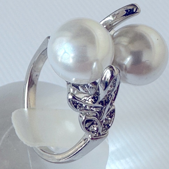 Elegant Ring Sparkling Leaf Design Inlaid Artificial Pearls & Rhinestones. - Picture 3 of 6